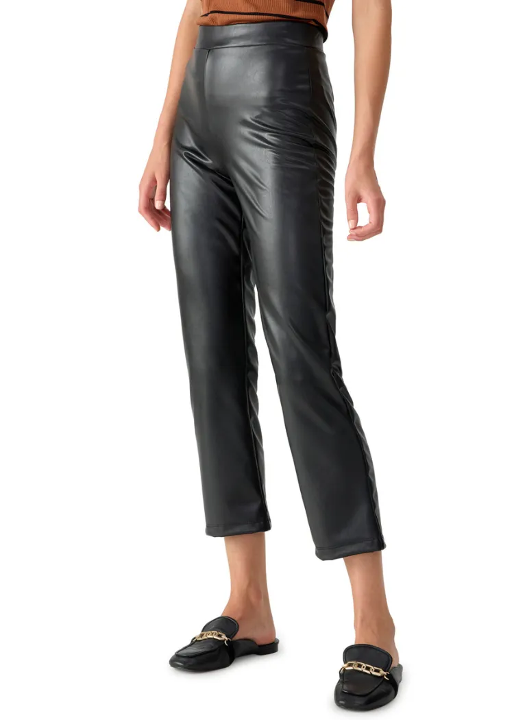 Carnaby Kick Crop Pant - Black ***FINAL SALE***