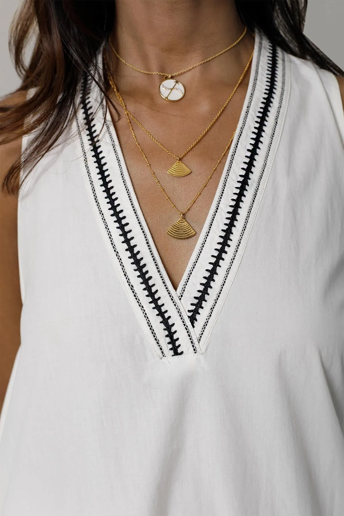 Shiro Kuro Sleeveless High Low Tunic